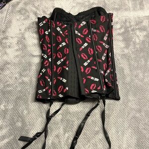 Chic Black and Pink Lip Print Corset